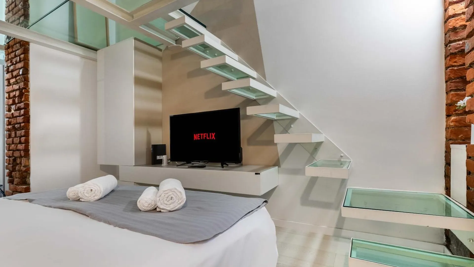Milano Farini Loft - Free Wifi And Netflix Lägenhet